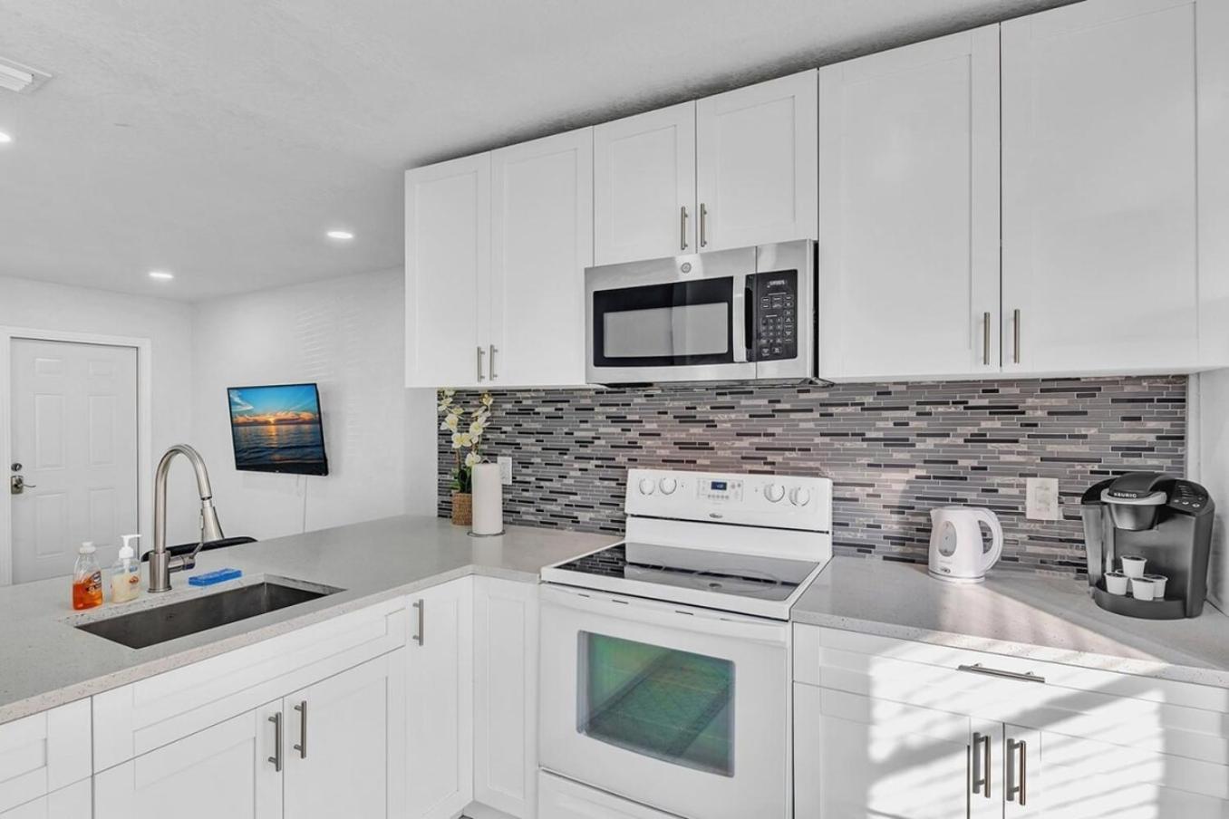 2 Bdrm Modern House Mins From Beach & Casino Hb1 할렌데일비치 외부 사진