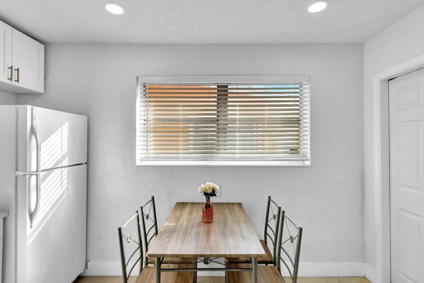 2 Bdrm Modern House Mins From Beach & Casino Hb1 할렌데일비치 외부 사진